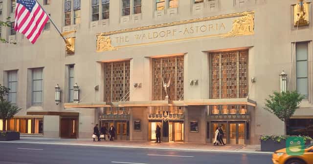 Waldorf Astoria New York entrance; representative Hilton property photograph for this rewards guide.