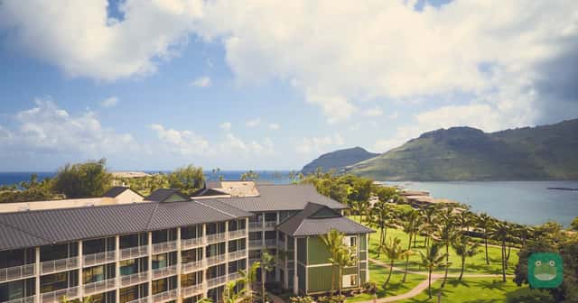 Hale Hōkūala Kauaʻi, Curio Collection by Hilton: exterior with pool and ocean